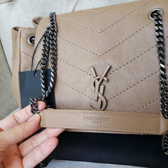 Brand New Saint Laurent Small Nolita bag - Picture 4 of 7